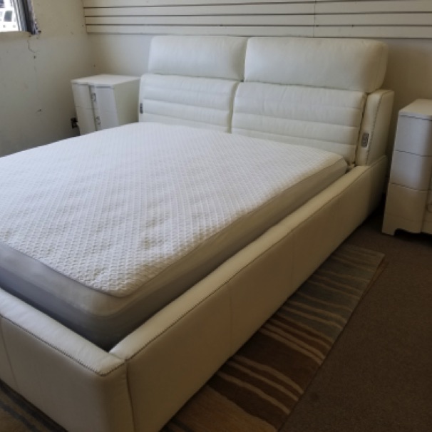 White King Leather Bed